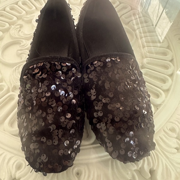 BLACK SEQUINED FLATS girls 2 or women’s 4 - Picture 2 of 3